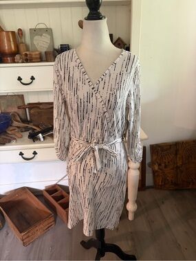 Majora Women's White and Black Printed Wrap Dress